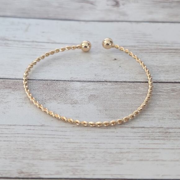 Dainty Gold Tone Twisted Design Bracelet - Some Bending - Picture 2 of 5